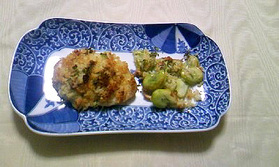 かじきまぐろのハーブパン粉焼き、モロヘイヤと焼き油揚げの生姜風味おかか和え