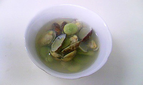 空豆とアサリのジンジャースープ