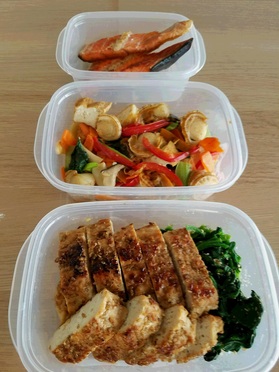 翌日分はタッパーに取り分け、冷蔵庫で保存