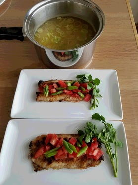 当日分の主菜の「サンマの竜田揚げ風」と汁物の「ナメコと豆腐のお味噌汁」