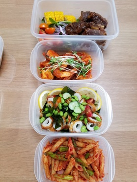 翌日分はタッパーに取り分け、冷蔵庫で保存