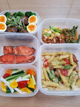 3日目分もタッパーに取り分け、冷蔵庫で保存