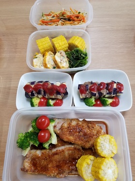 翌日分はタッパーに取り分け、冷蔵庫で保存