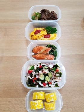 翌日分はタッパーに取り分け、冷蔵庫で保存