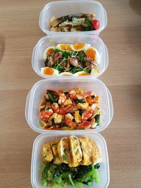 翌日分はタッパーに取り分け、冷蔵庫で保存