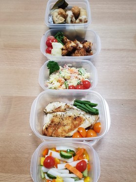 翌日分はタッパーに取り分け、冷蔵庫で保存