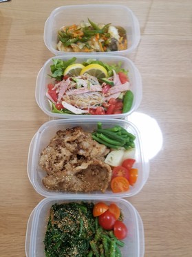 3日目分もタッパーに取り分け、冷蔵庫で保存