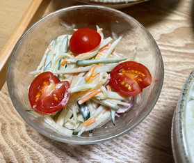 ごぼうや人参のシャキシャキした歯応えがくせになる一品です。